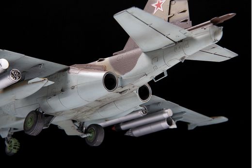 Maquette avion militaire : Su-25 Frogfoot 1/48 - Zvezda 4807 04807