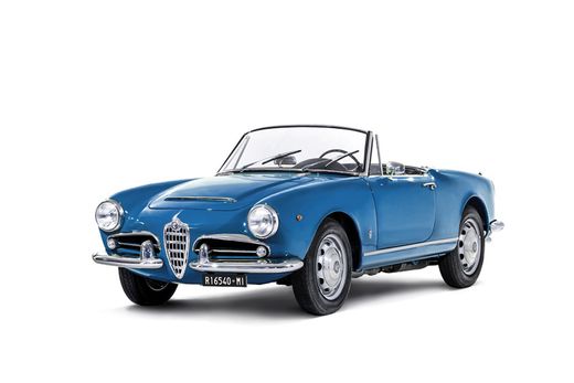 Maquette voiture de course : Alfa Romeo Giulia 1600 Spider 1/24 - Italeri 3668