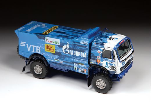 Maquette véhicule : Voiture KAMAZ-43509 KAMAZ-master 1/72 - Zvezda 5076