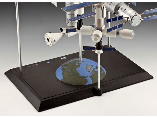 Coffret cadeau maquette spatiale : 25e Anniversaire Station ISS 1/144 - Revell 05651